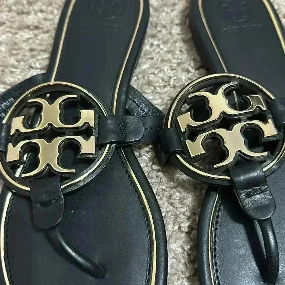 Tory Burch - Picture 2 of 4